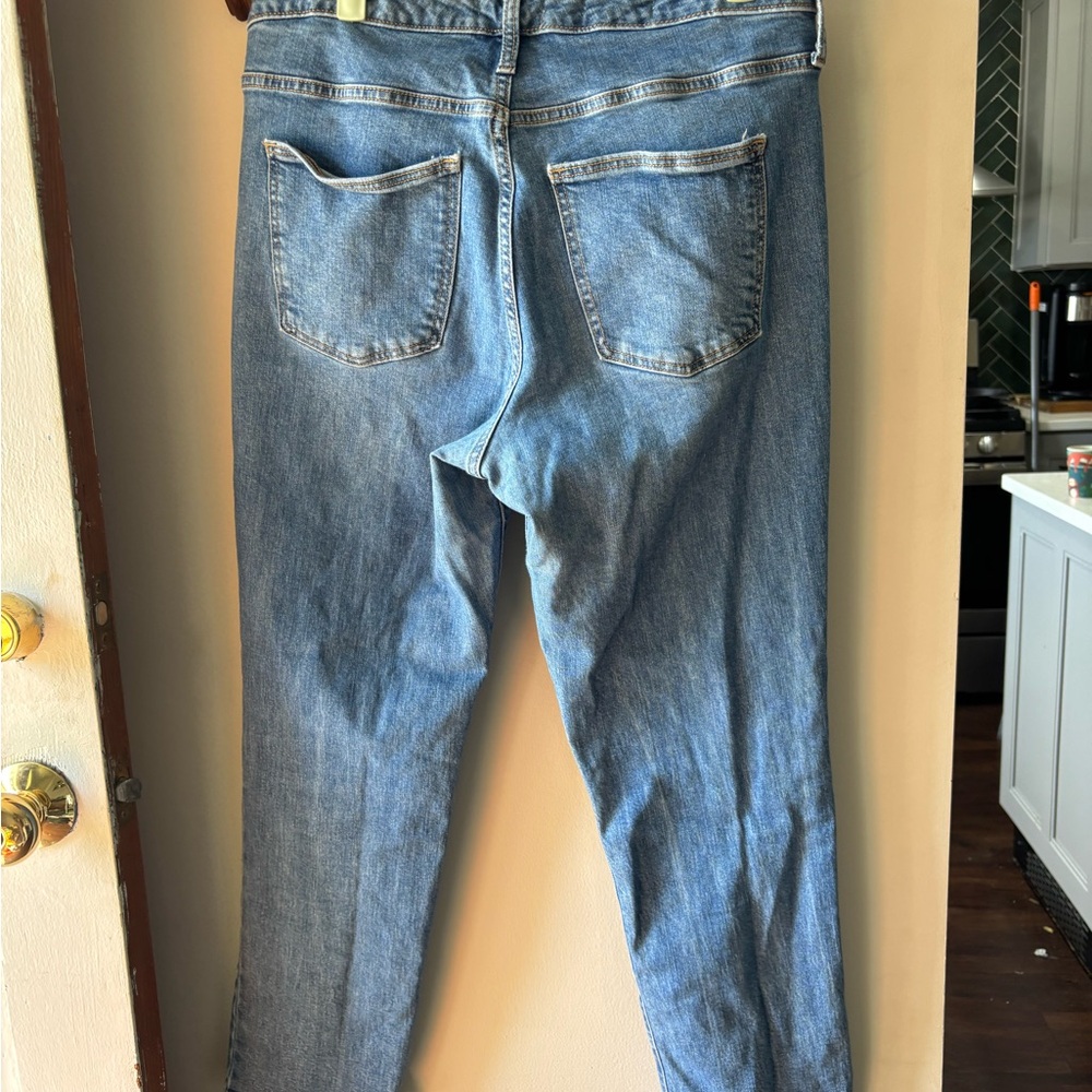 Universal Thread Blue Straight-Leg Jeans - Picture 4 of 4